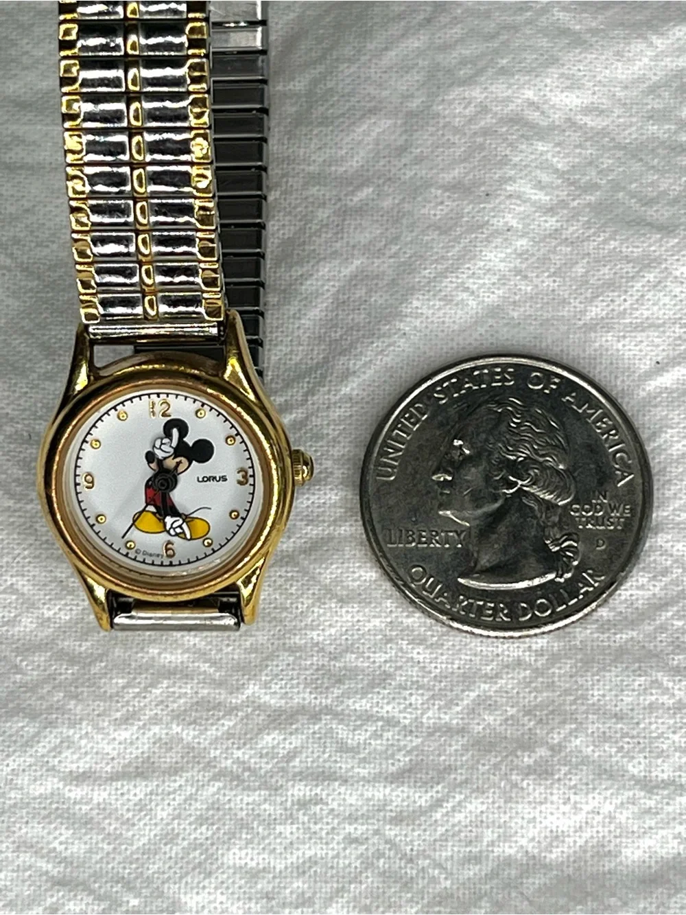 🐭 Vintage Lorus Disney Mickey Mouse Women’s Watch | Gold & Silver Stretch Band✨